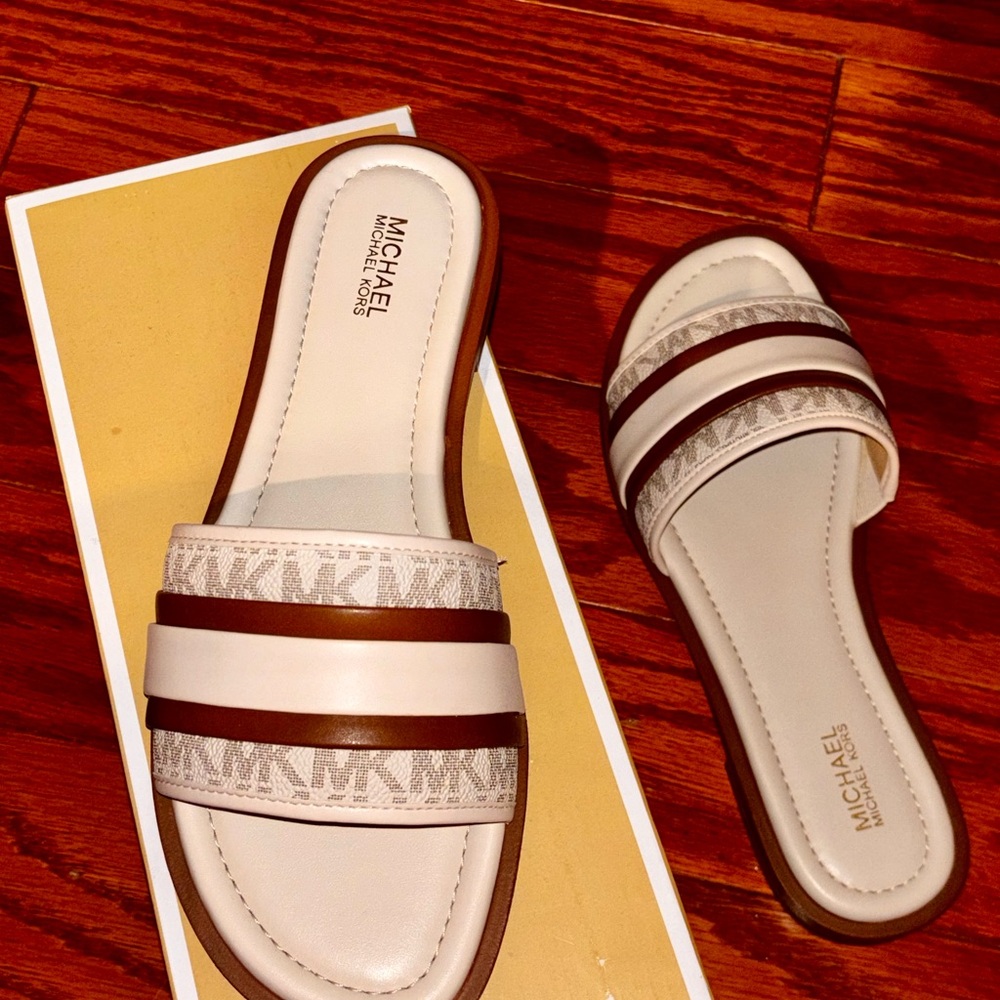 NIB 🔥 Michael Kors CASSANDRA STRIPE Logo Sandal 7.5 🔥 - Picture 7 of 11